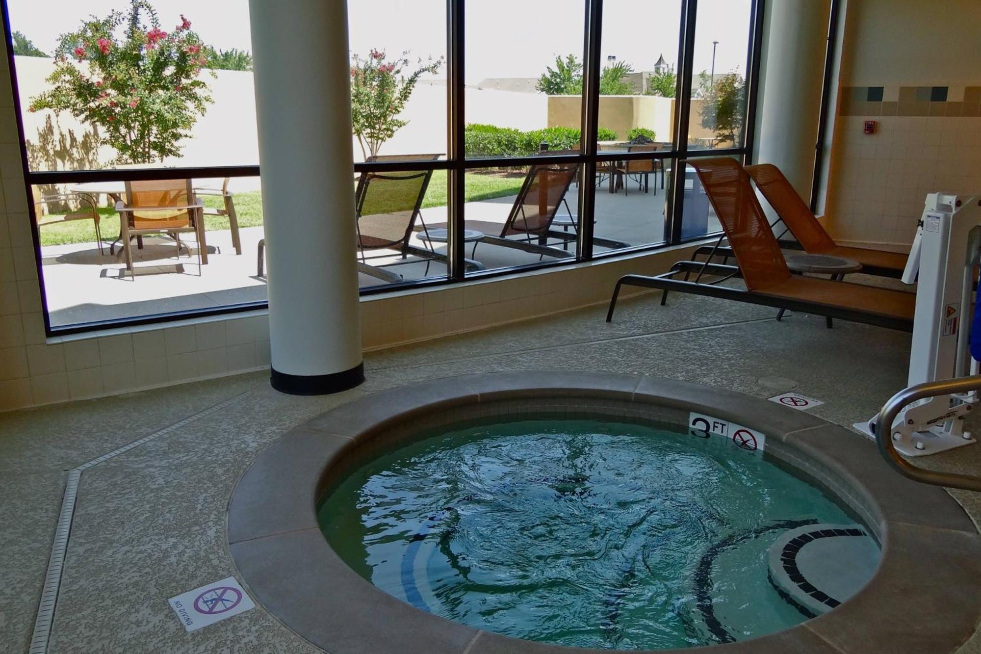 Courtyard By Marriott Clarksville Exterior foto